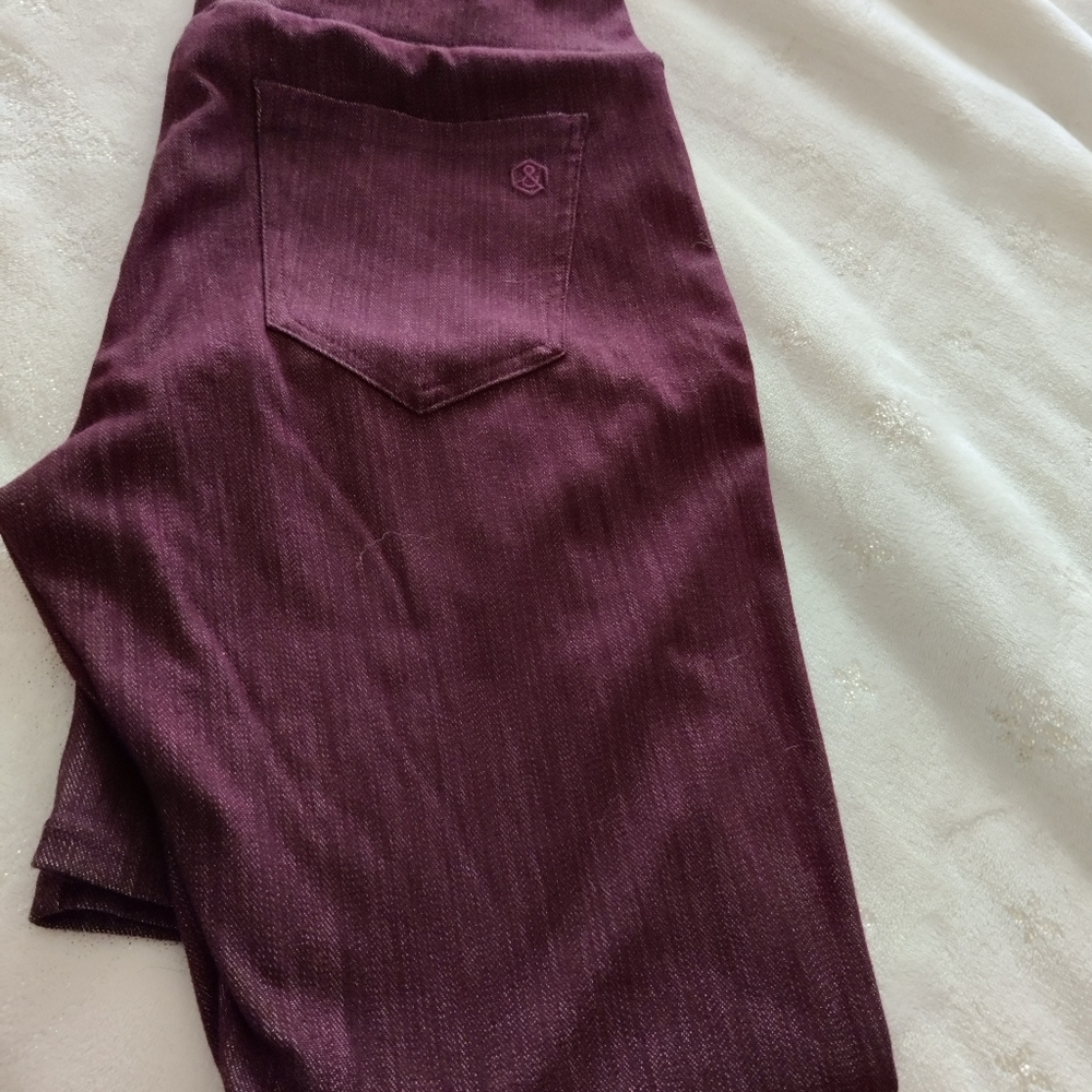 Agnes and Dora jeggings with the extra elastic in waist